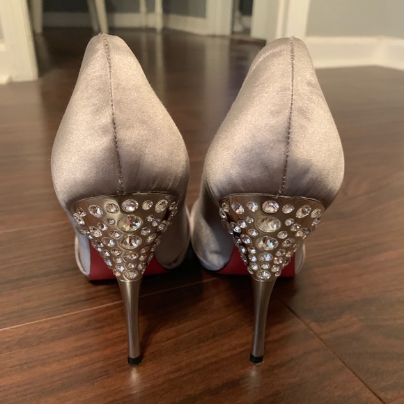 🎉HP🎉 Paris Hilton Satin Jeweled Heels - Picture 4 of 6